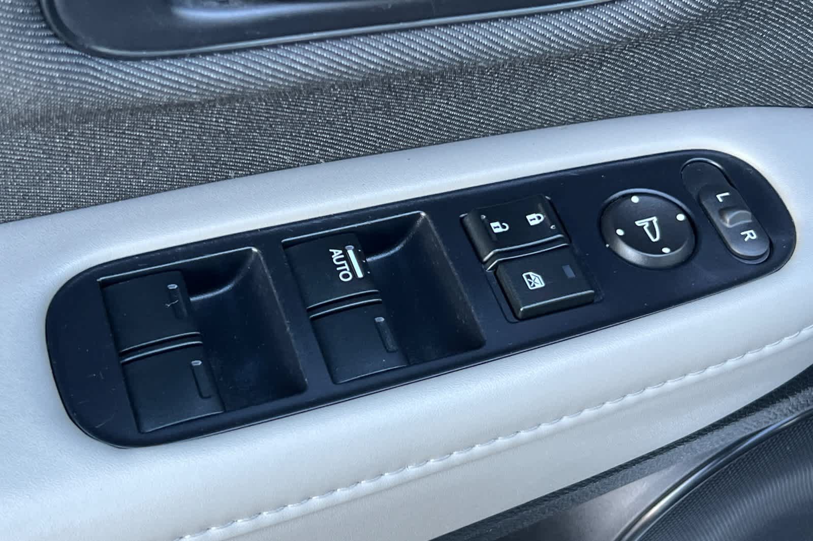 Used 2019 Honda HR-V LX image 13