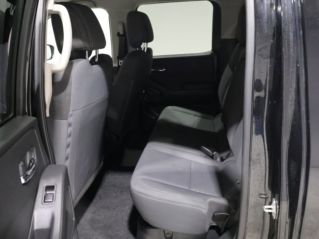 Used 2024 Nissan Frontier SV image 18