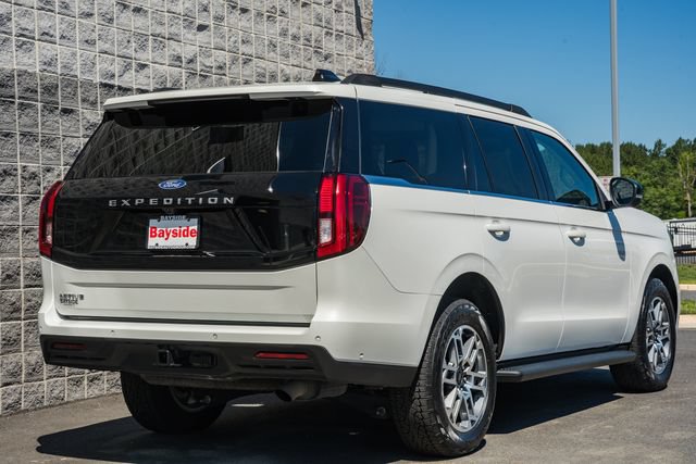 Used 2025 Ford Expedition Active AWD/4WD image 6