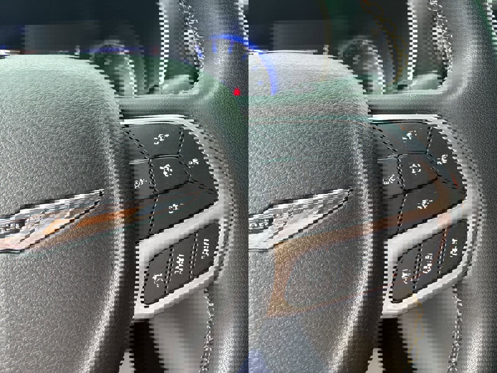 Used 2022 Chrysler Pacifica Touring-L image 27