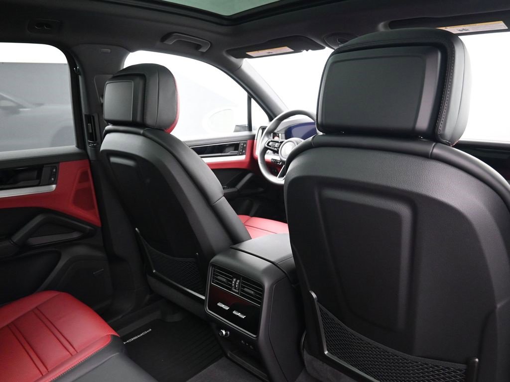 New 2026 Porsche Cayenne S image 7