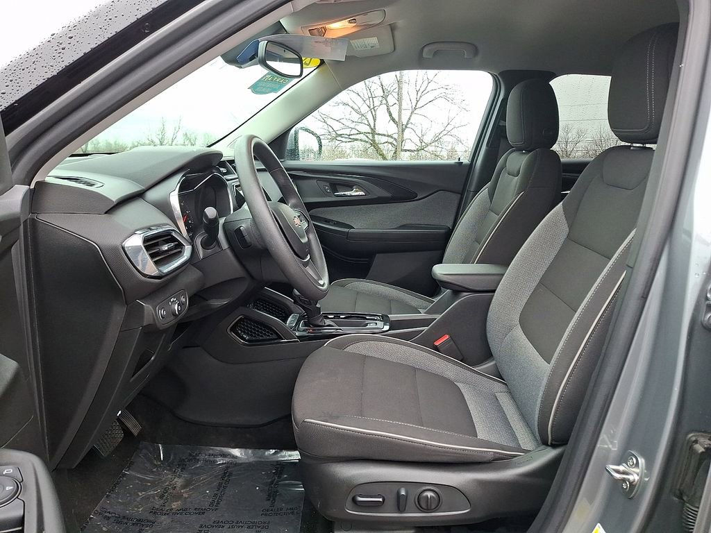 Used 2023 Chevrolet TrailBlazer LT w/ Convenience Package image 15
