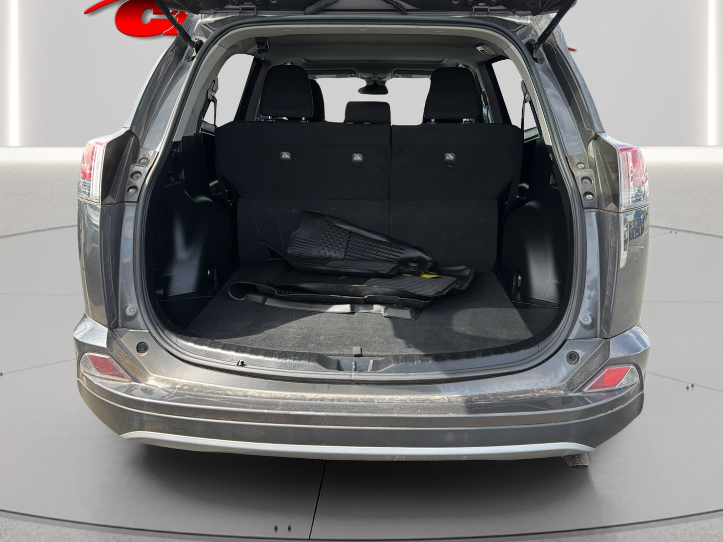 Used 2018 Toyota RAV4 XLE FWD image 33