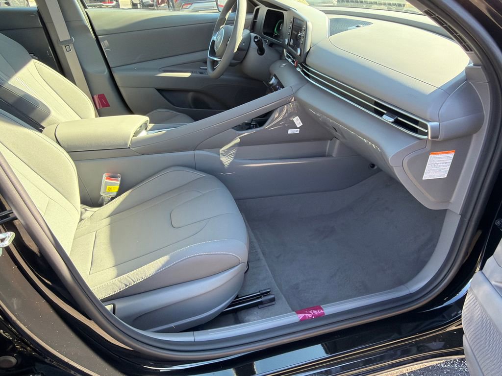 New 2026 Hyundai Elantra Blue image 13