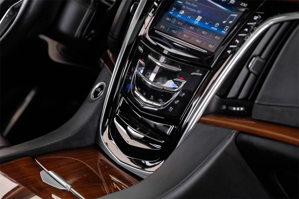 Used 2019 Cadillac Escalade ESV Luxury image 24