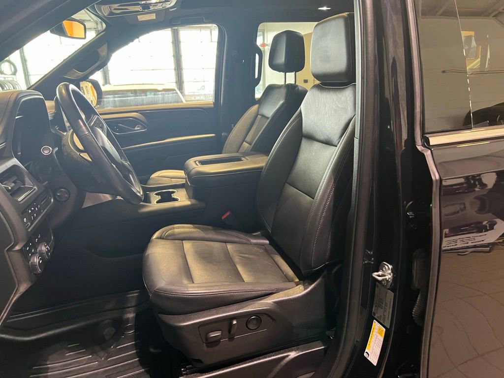 Used 2022 Chevrolet Tahoe LT w/ Luxury Package AWD/4WD image 15