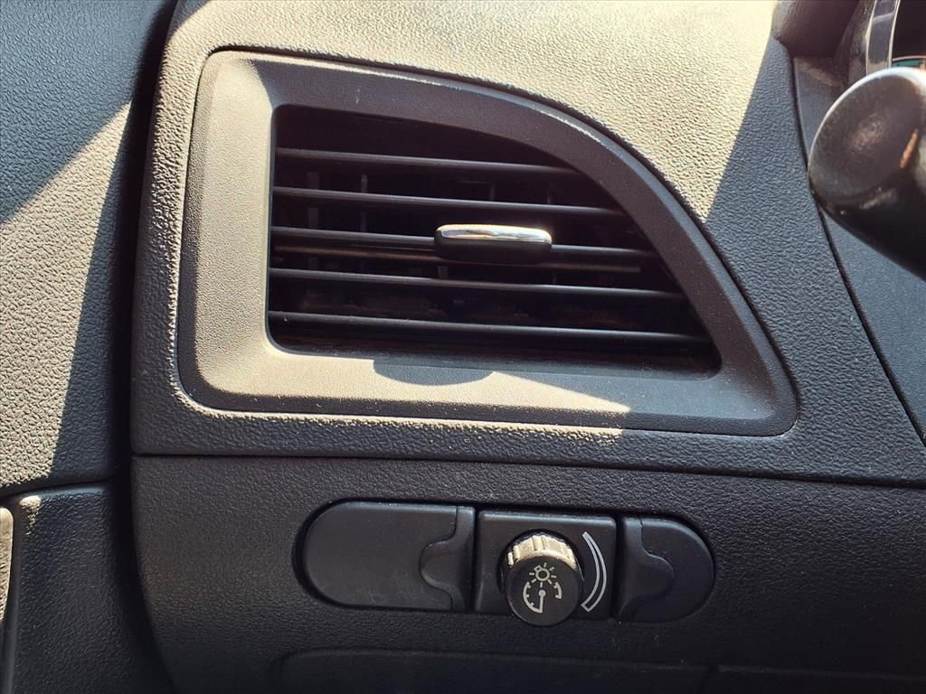 Used 2009 Chevrolet Malibu LT w/ Power Convenience Package image 28