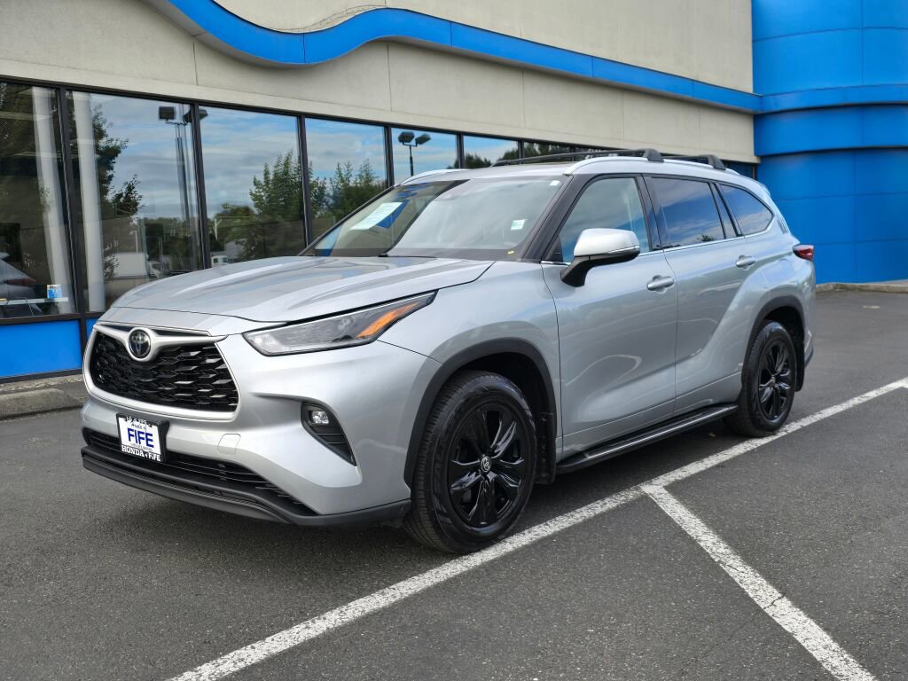 Used 2021 Toyota Highlander XLE