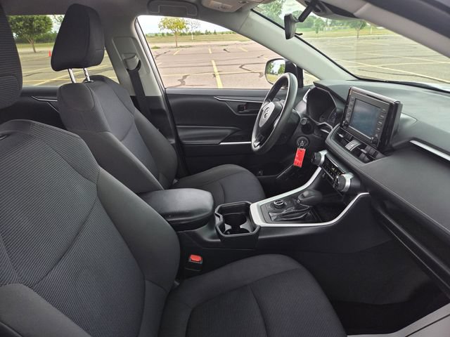 Used 2019 Toyota RAV4 LE w/ Carpet Mat Package AWD/4WD image 31