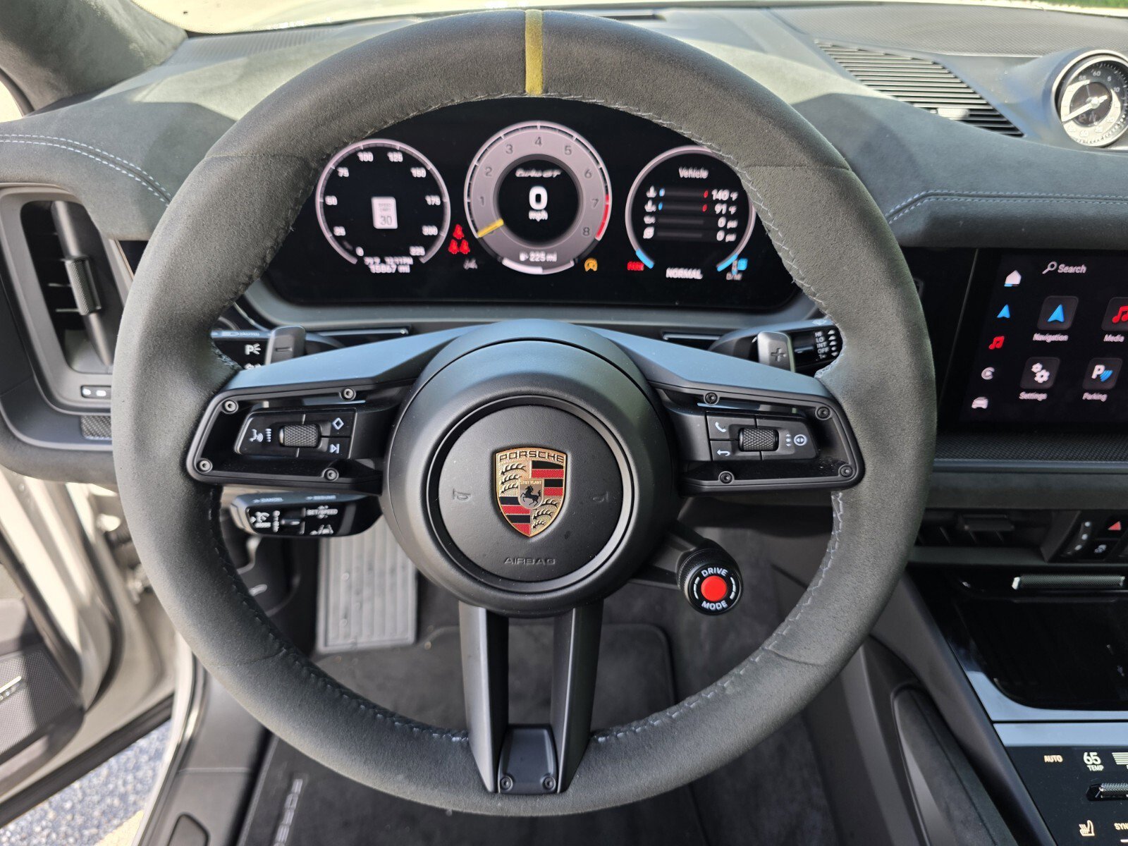 Used 2024 Porsche Cayenne Turbo GT image 17