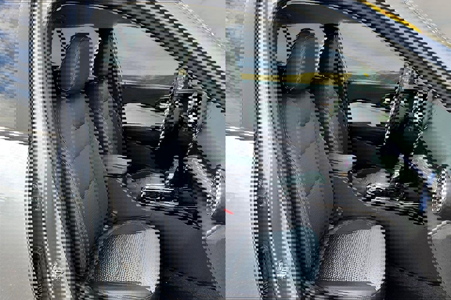 Used 2025 Chevrolet Trax LT w/ LT Convenience Package image 21