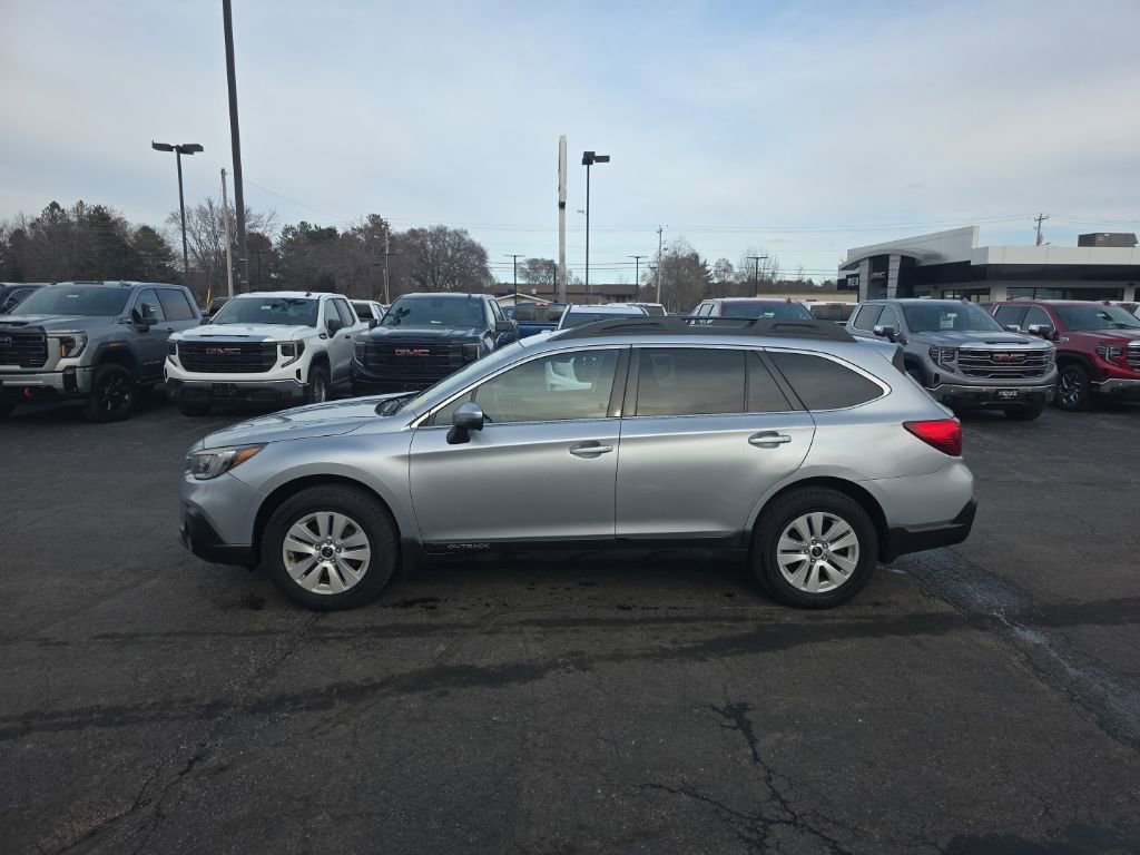 Used 2019 Subaru Outback 2.5i Premium w/ Popular Package #2 image 1