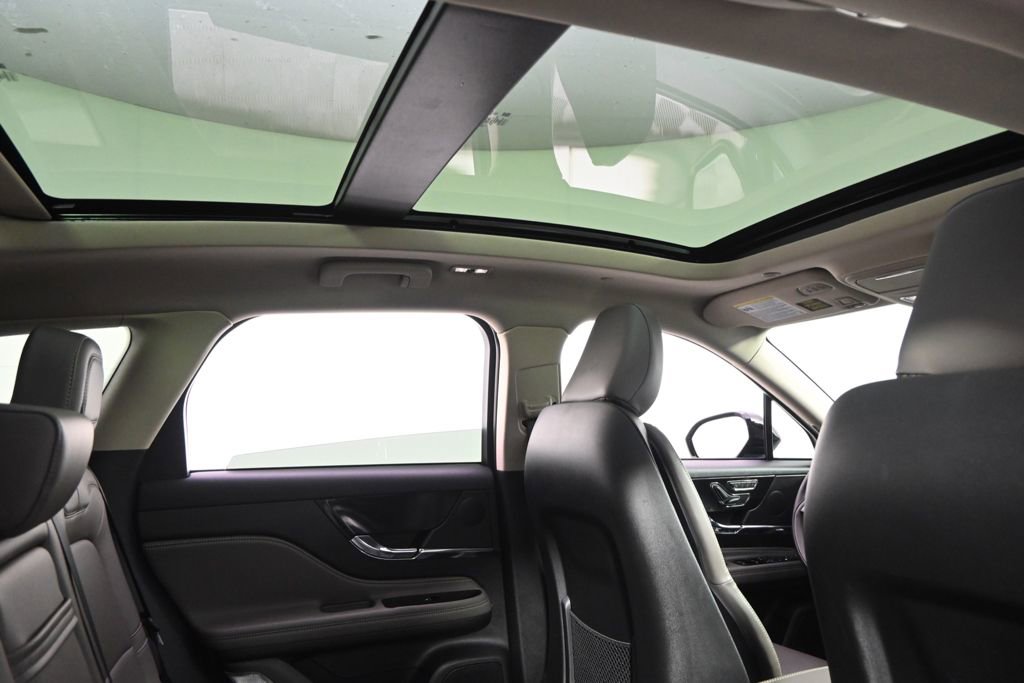 New 2026 Lincoln Corsair Premiere image 17