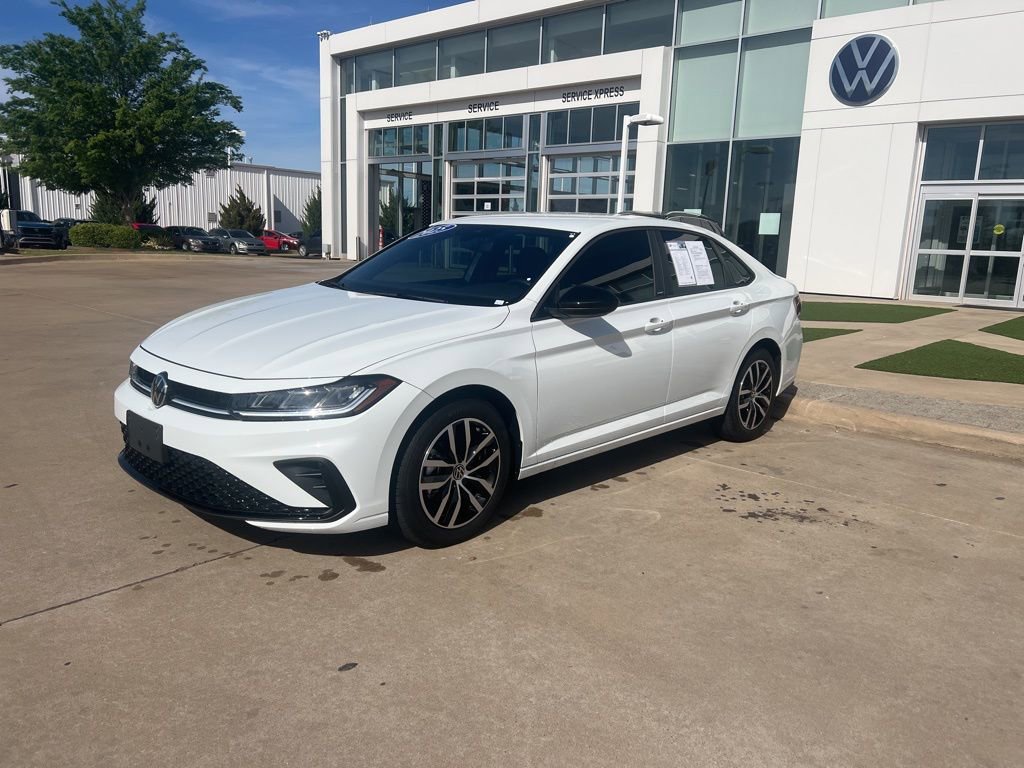 Used 2025 Volkswagen Jetta Sport image 7