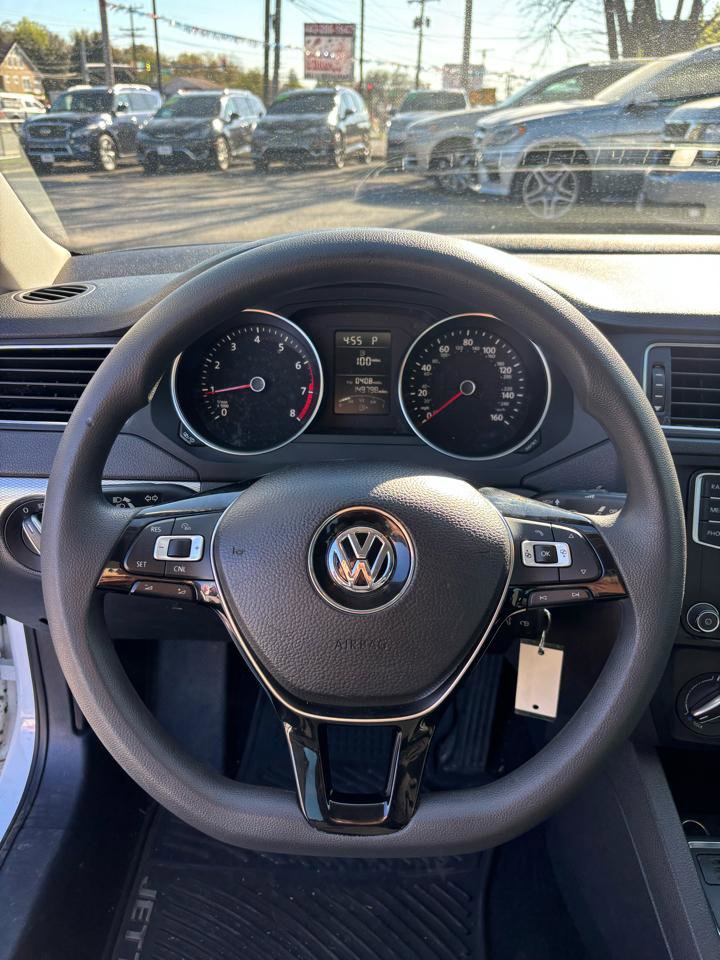 Used 2017 Volkswagen Jetta S image 10