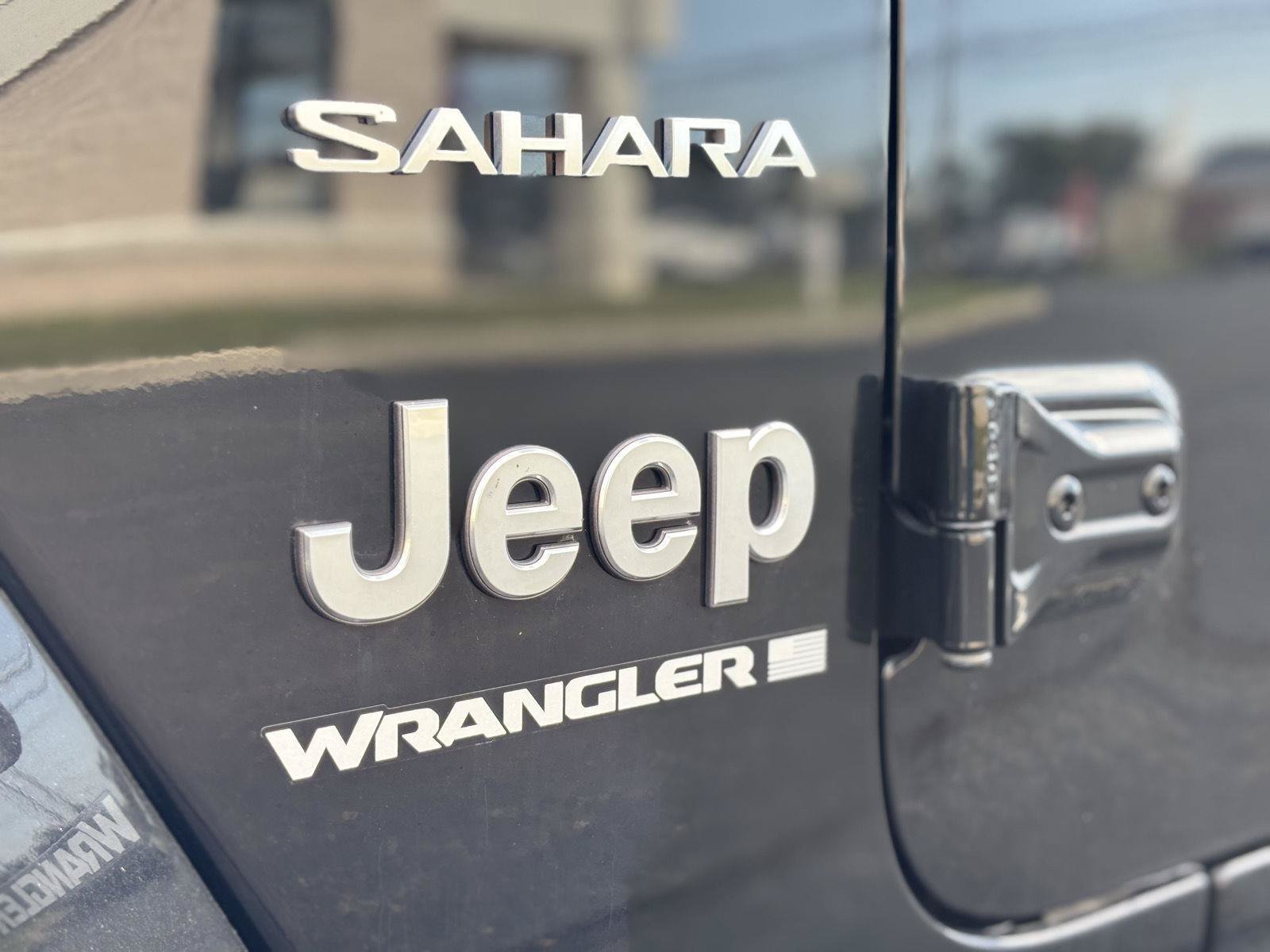 Used 2024 Jeep Wrangler Unlimited Sahara w/ Technology Group AWD/4WD image 7