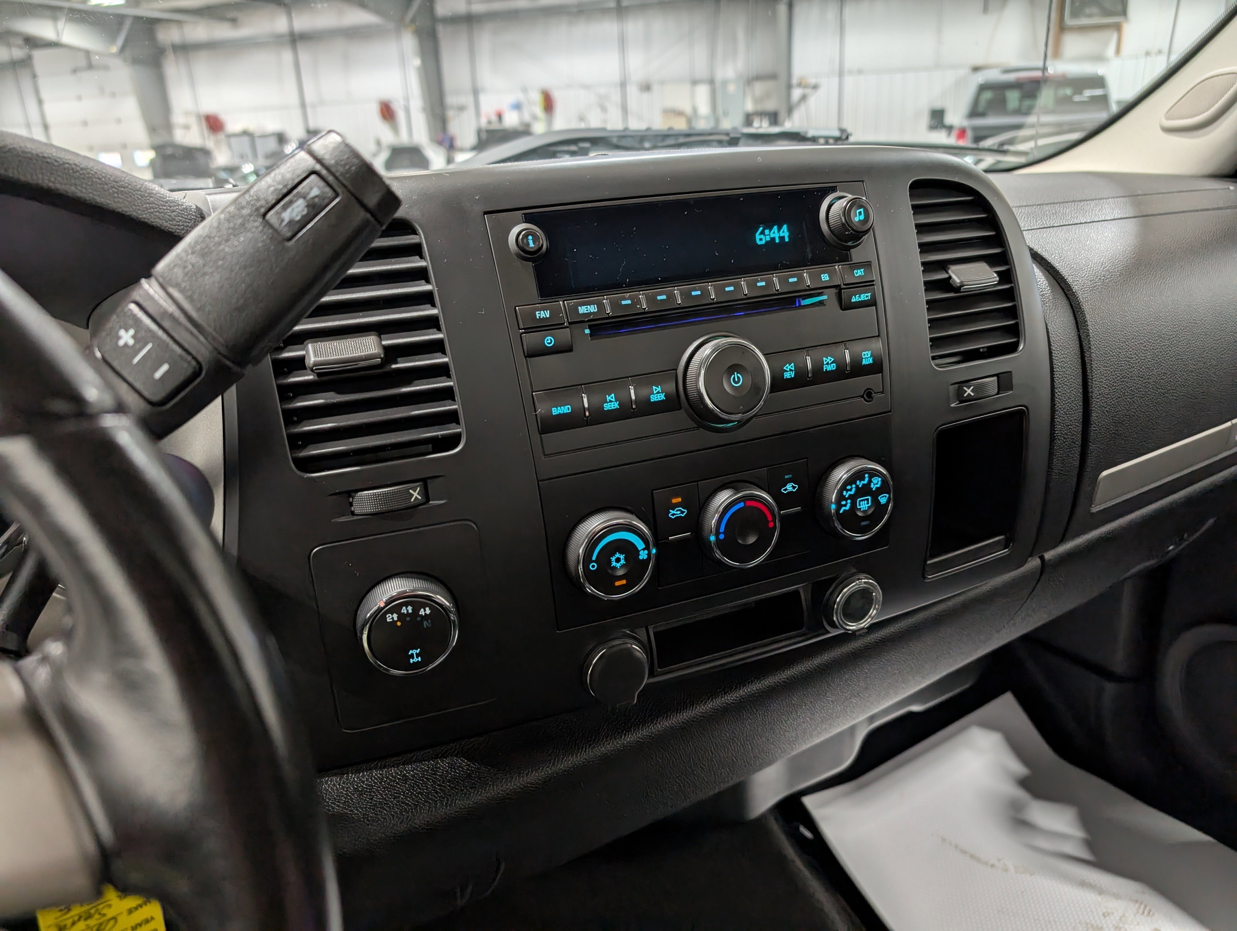 Used 2007 GMC Sierra 2500 SLE w/ Z71 Off-Road Package image 26