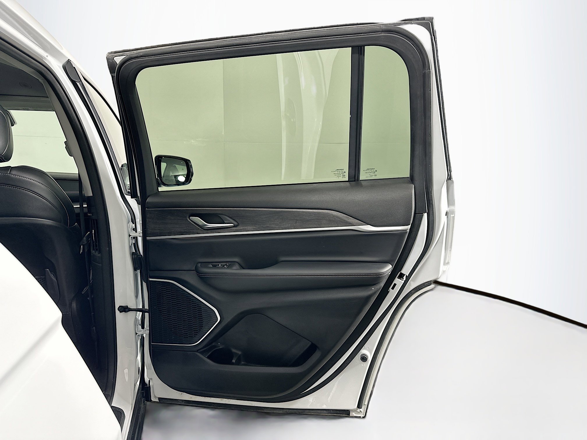 Used 2021 Jeep Grand Cherokee L Limited image 31