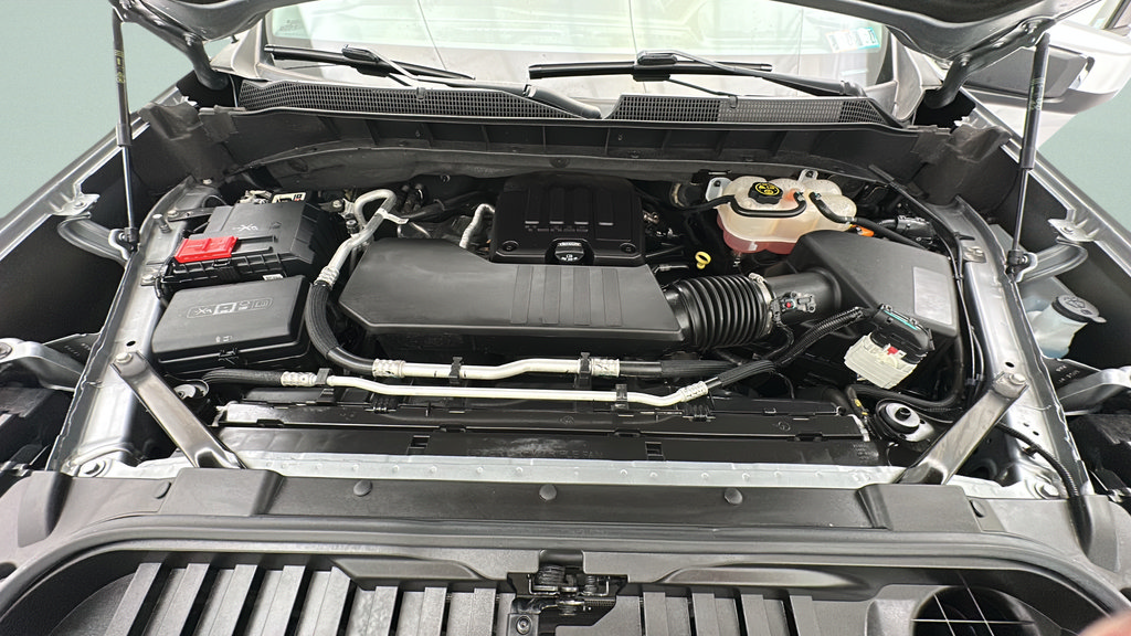 Used 2023 Chevrolet Silverado 1500 LT AWD/4WD image 22