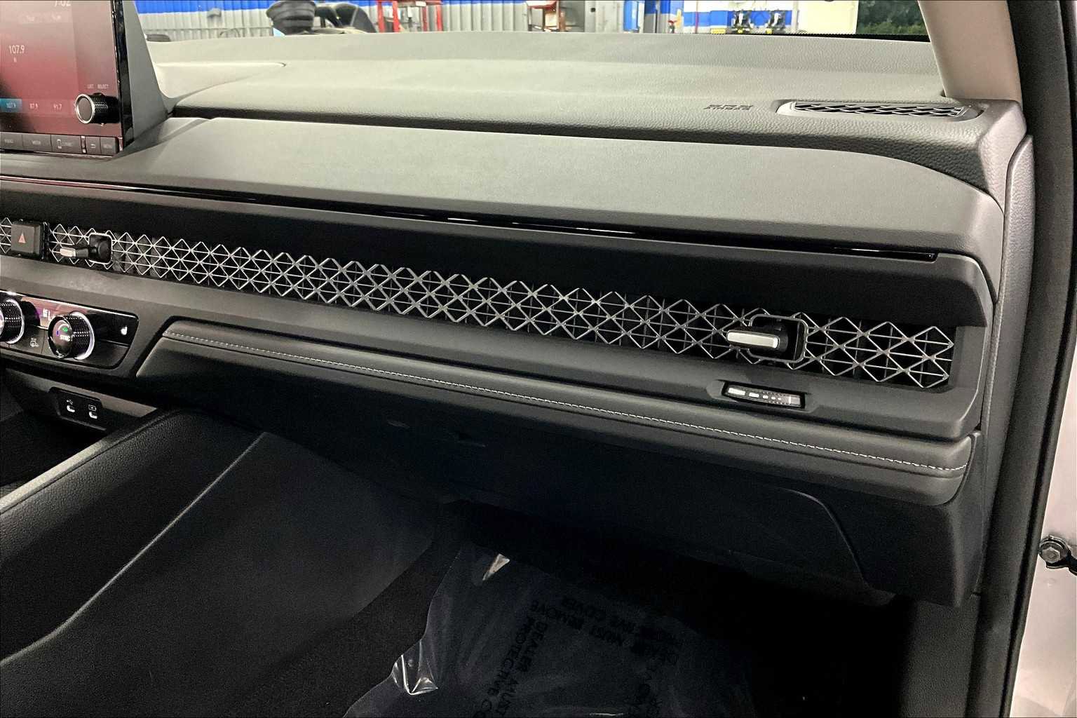 Used 2024 Honda Accord EX image 18