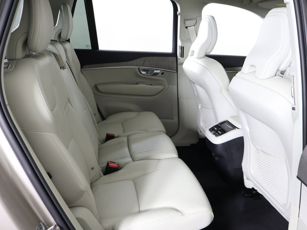 Used 2024 Volvo XC90 B5 Plus AWD/4WD image 42