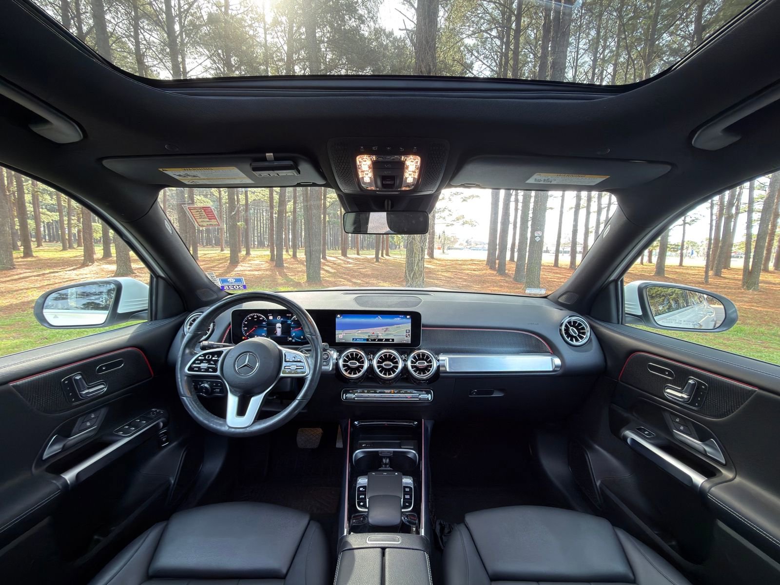 Used 2020 Mercedes-Benz GLB 250 4MATIC image 2