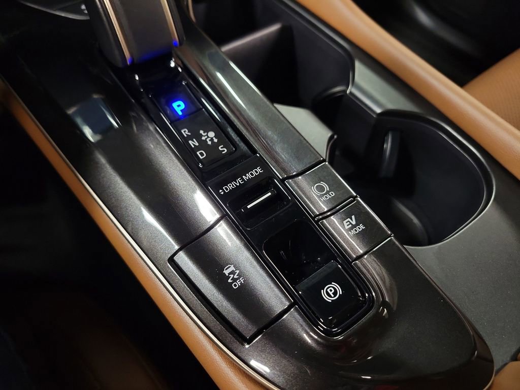 Used 2025 Toyota Crown Signia w/ Advanced Technology Package AWD/4WD image 16