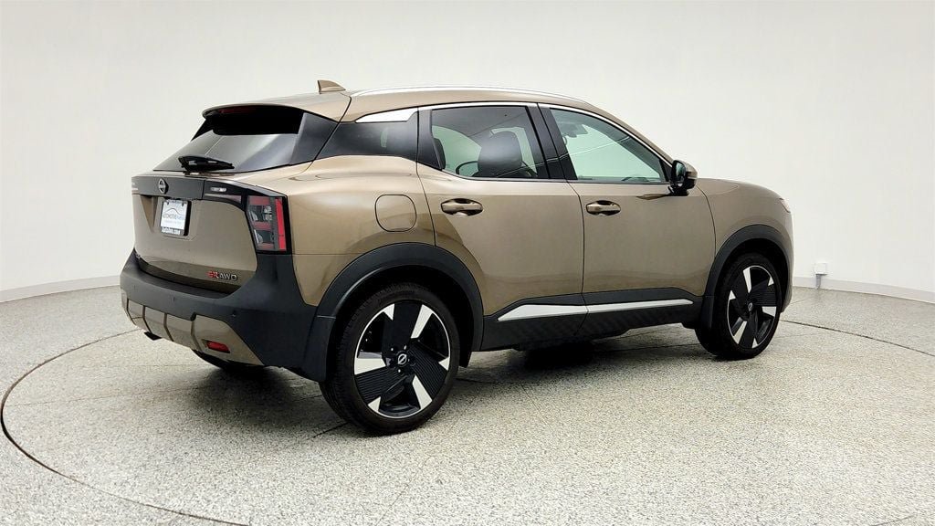 Used 2025 Nissan Kicks SR w/ SR Premium Package AWD/4WD image 5