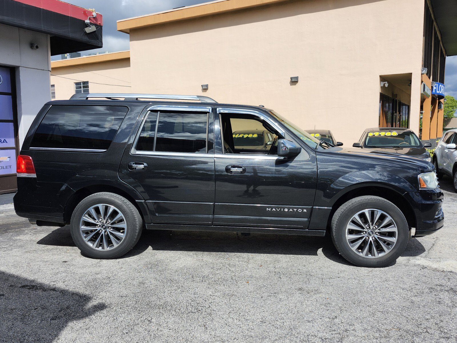 Used 2015 Lincoln Navigator 2WD image 12