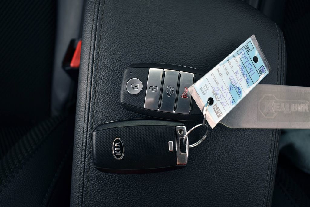 Used 2020 Kia Optima S image 37