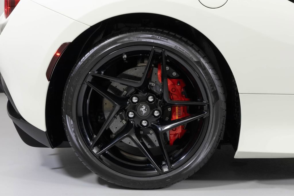 Used 2020 Ferrari F8 Tributo image 21