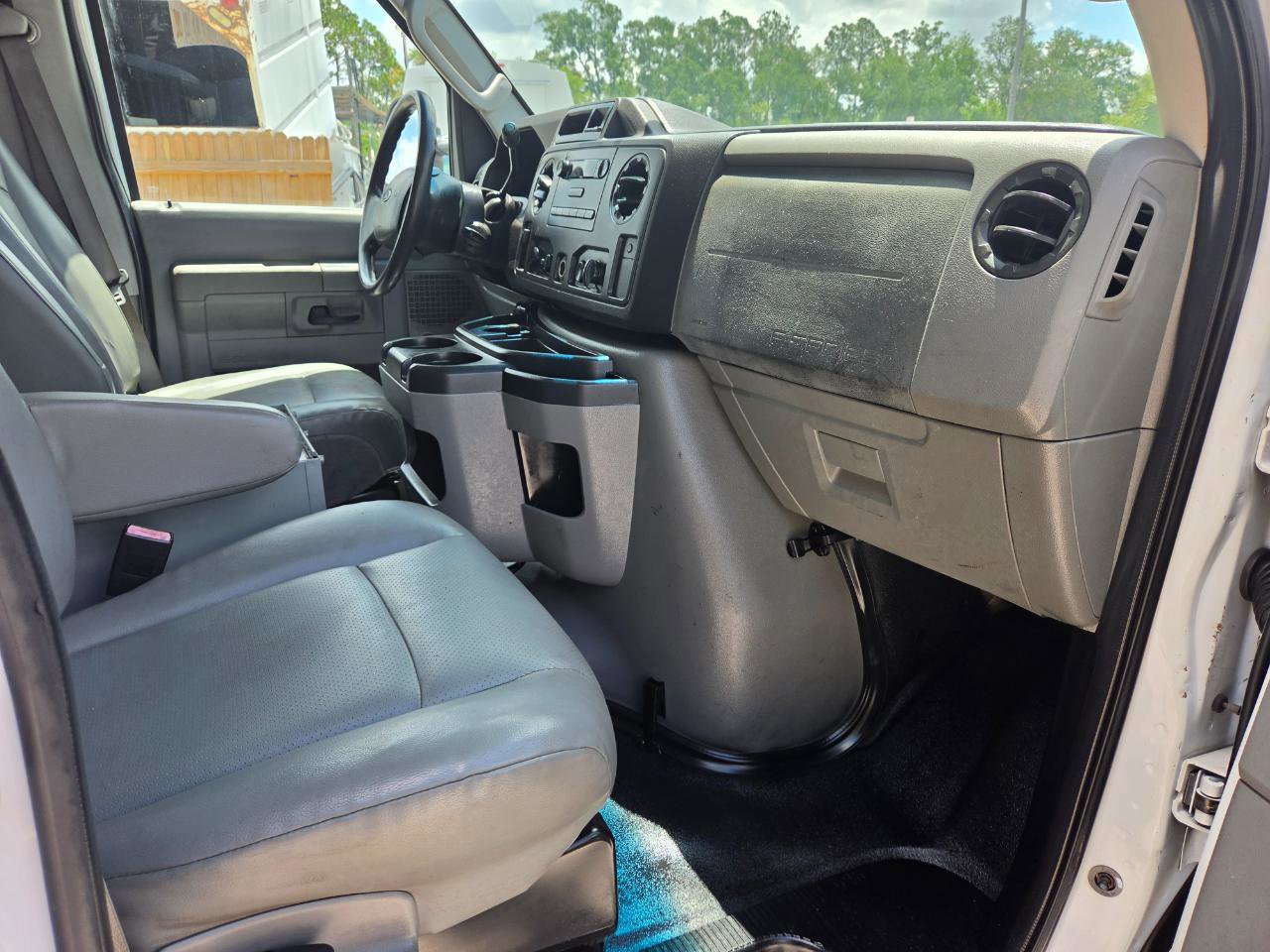 Used 2011 Ford E-250 and Econoline 250 RWD image 13