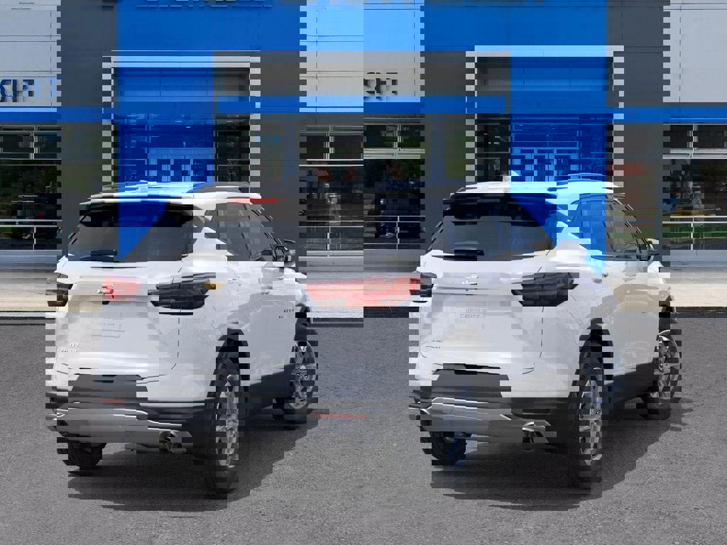 New 2026 Chevrolet Blazer LT image 4