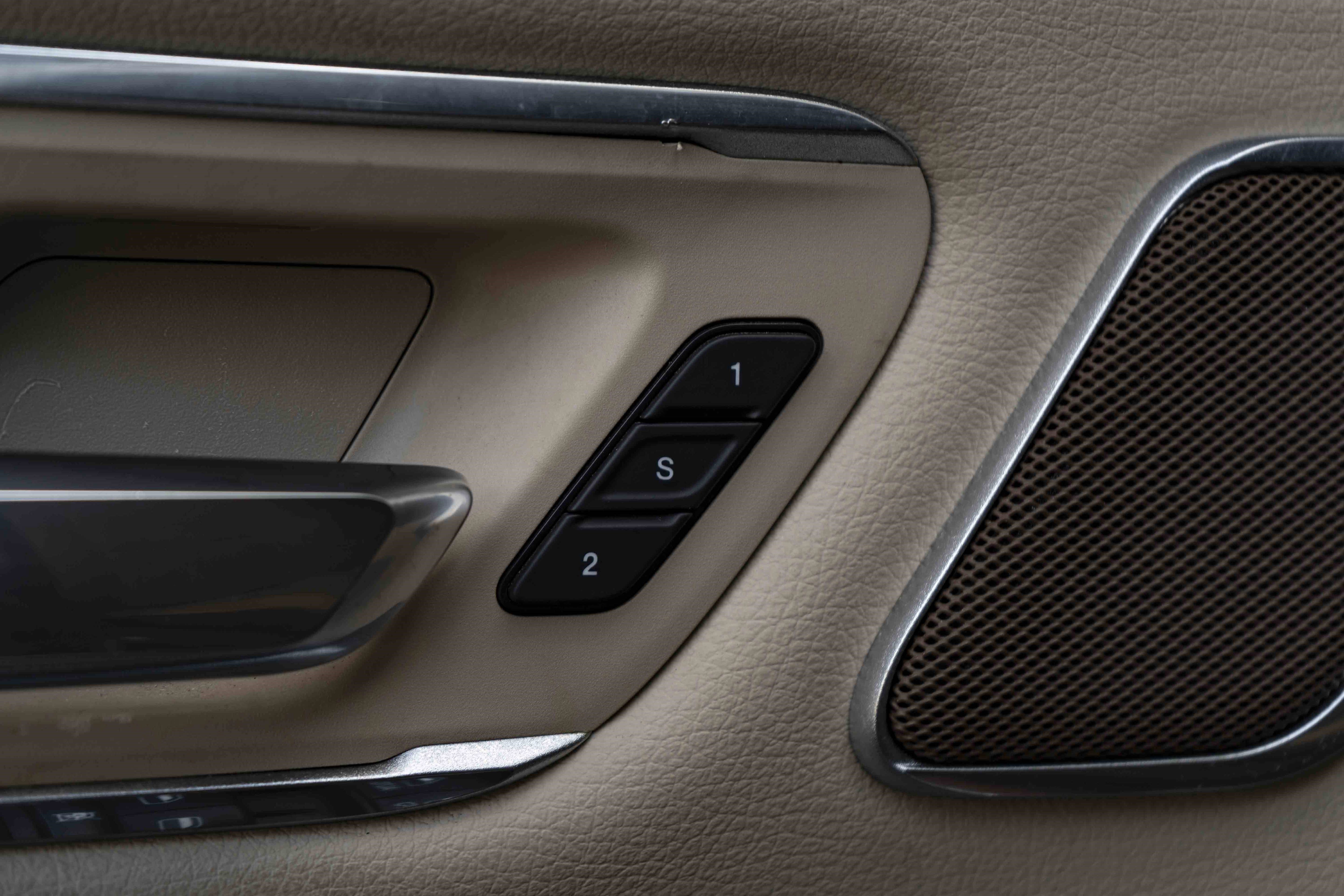 Used 2019 RAM 1500 Laramie AWD/4WD image 38