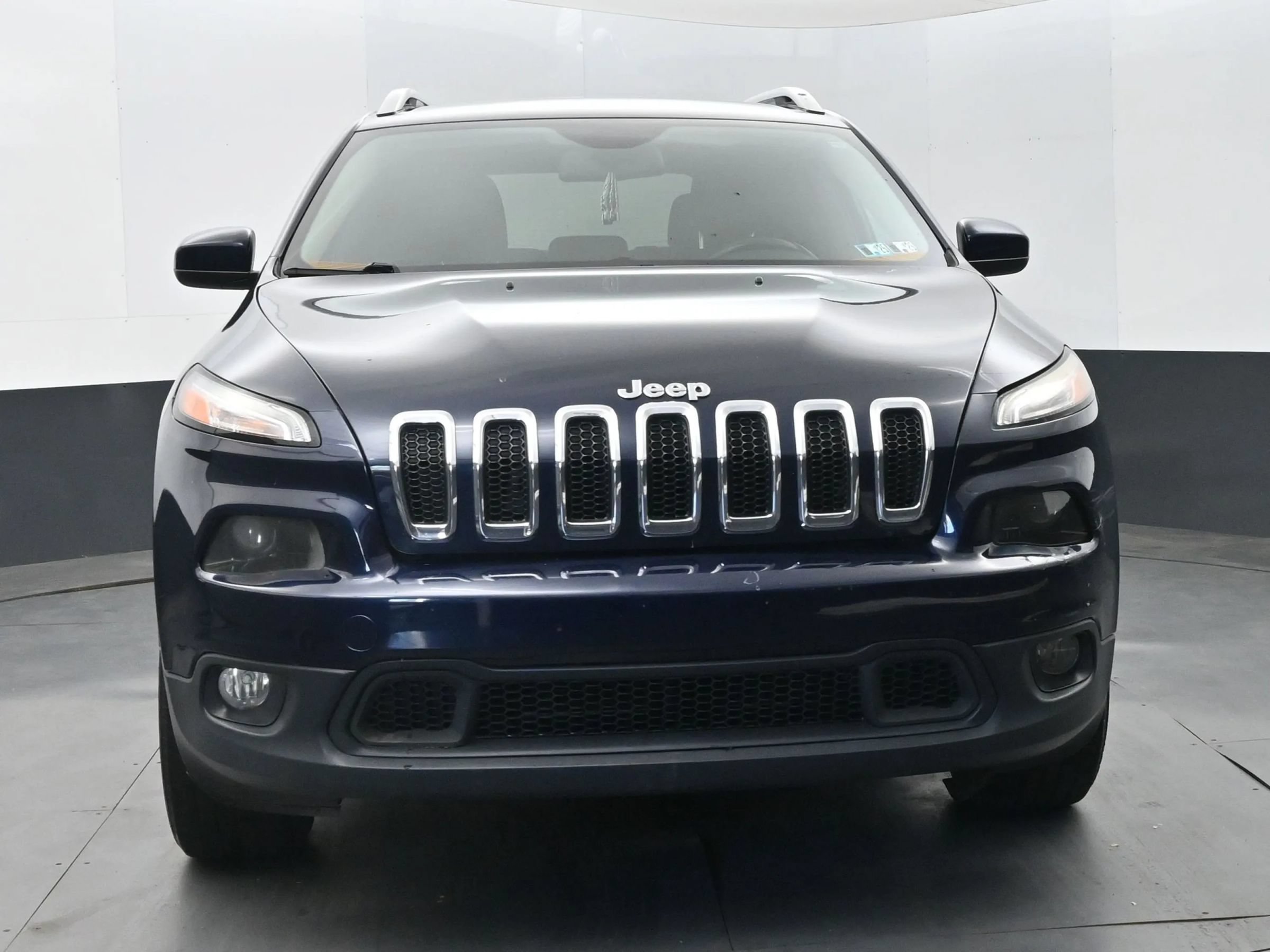 Used 2014 Jeep Cherokee Latitude w/ Cold Weather Group AWD/4WD image 2