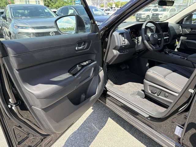 New 2026 Nissan Pathfinder SL AWD/4WD image 13