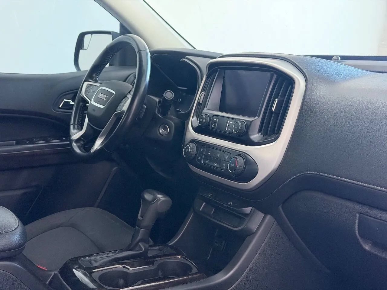 Used 2020 GMC Canyon SLE w/ Elevation Edition RWD image 18