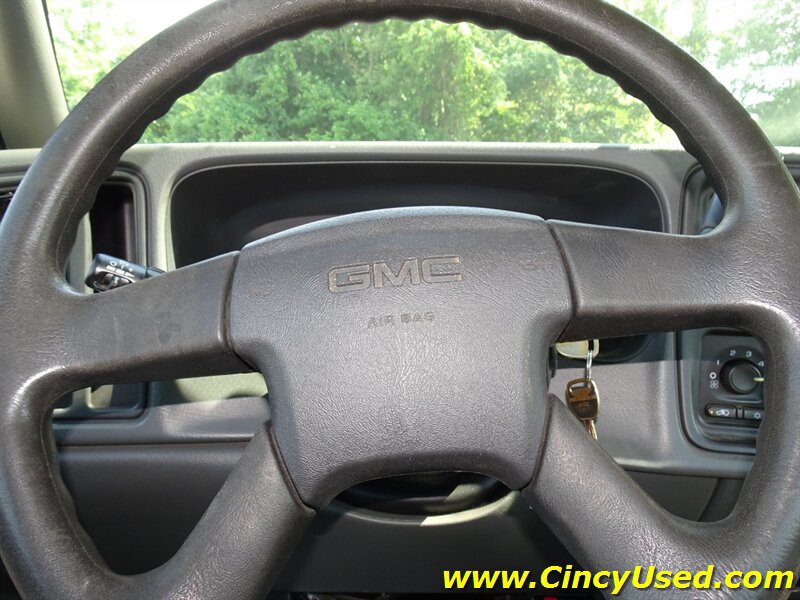 Used 2005 GMC Sierra 2500 W/T w/ Snow Plow Prep Package AWD/4WD image 18