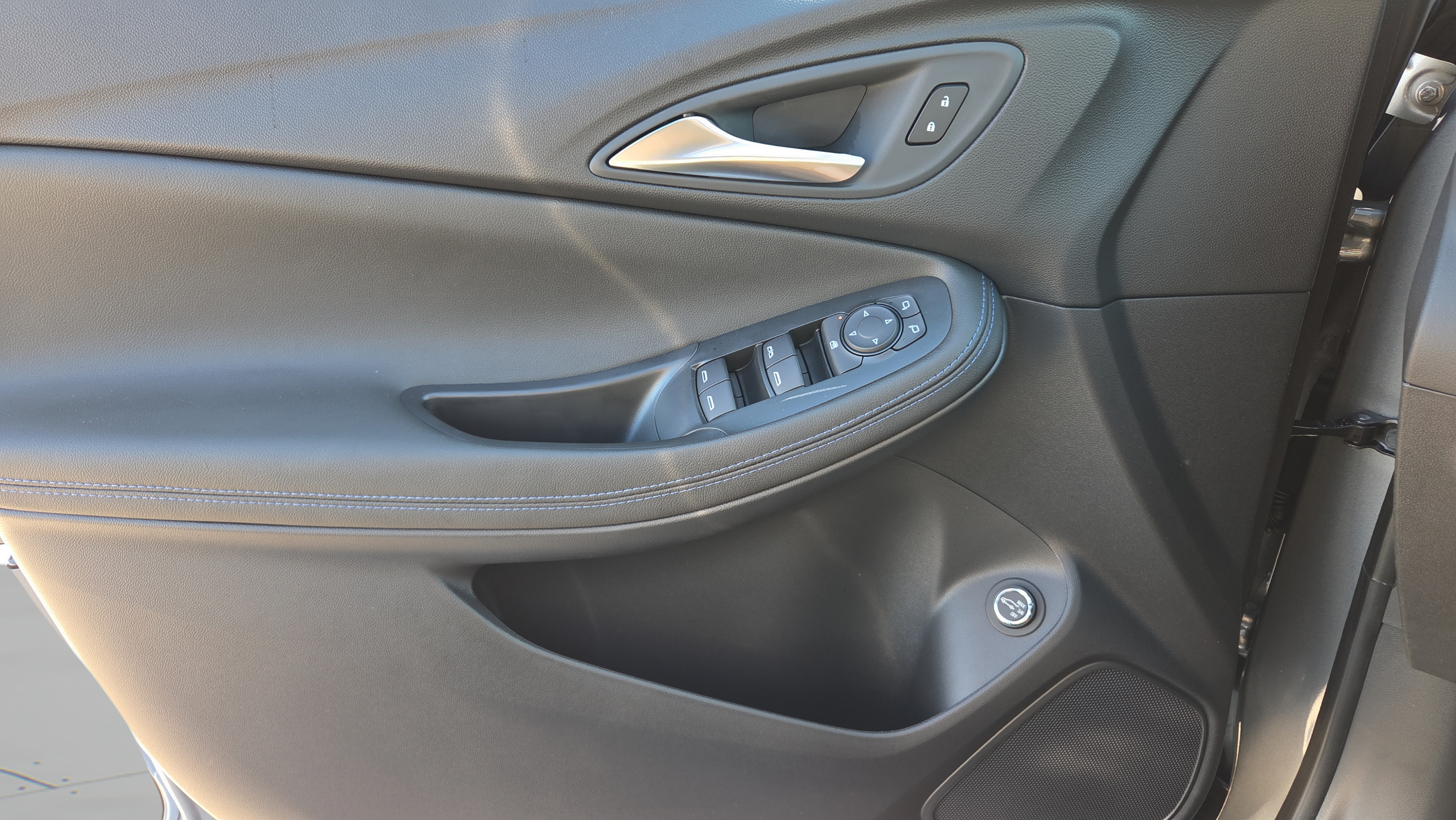 New 2026 Buick Encore GX Sport Touring FWD image 21