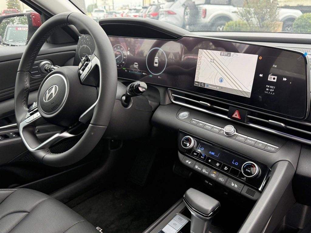 New 2025 Hyundai Elantra Limited image 28