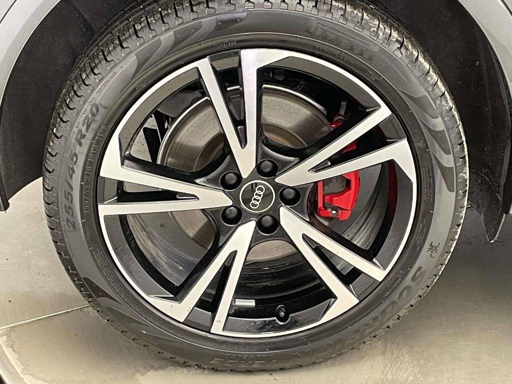 Certified 2025 Audi Q5 2.0T Premium Plus image 13