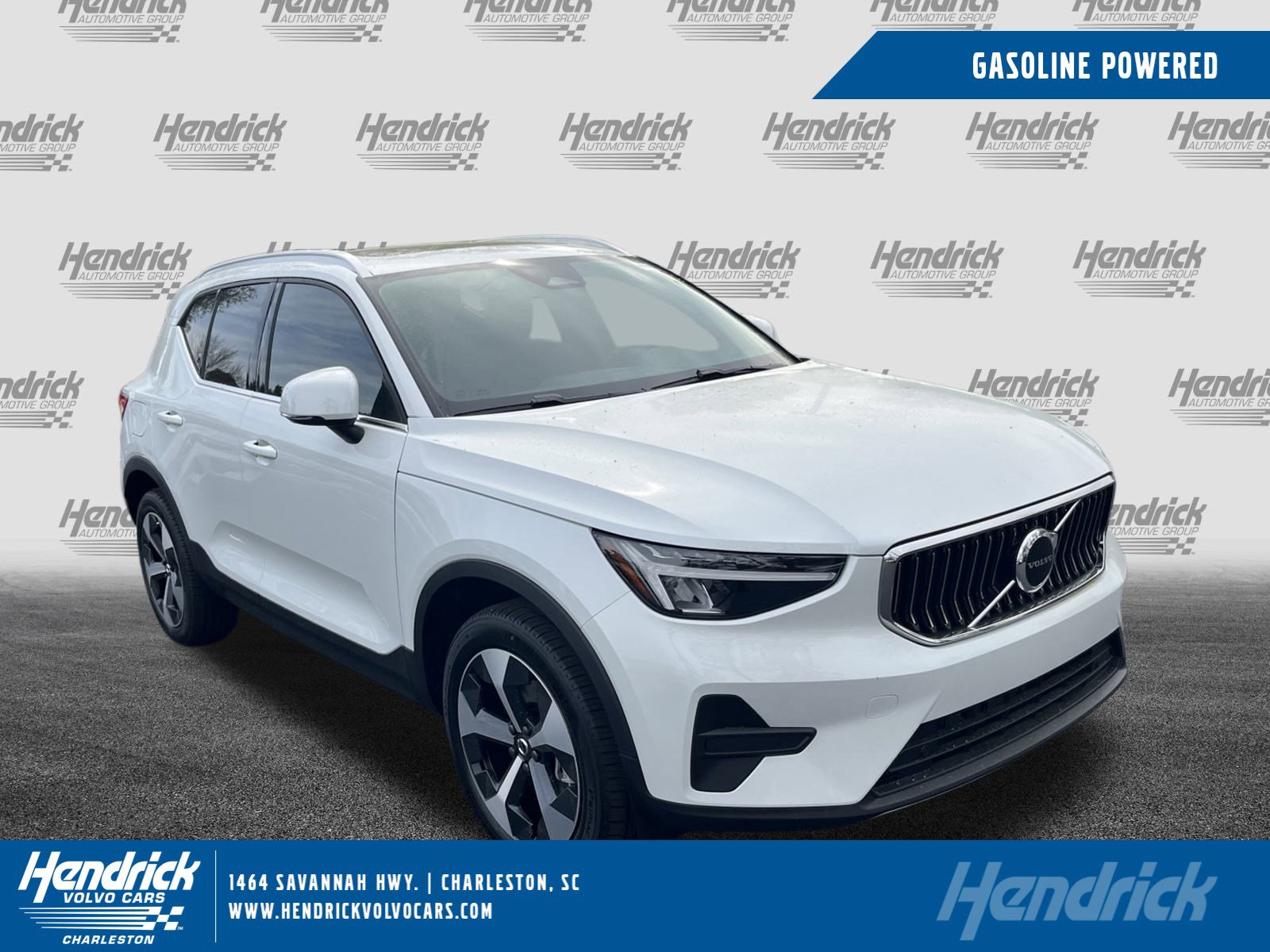 New 2025 Volvo XC40 B5 Core