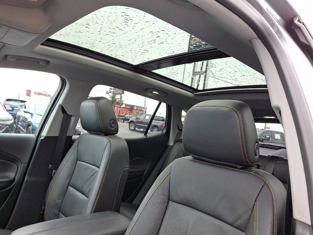 Used 2021 GMC Terrain SLT image 14