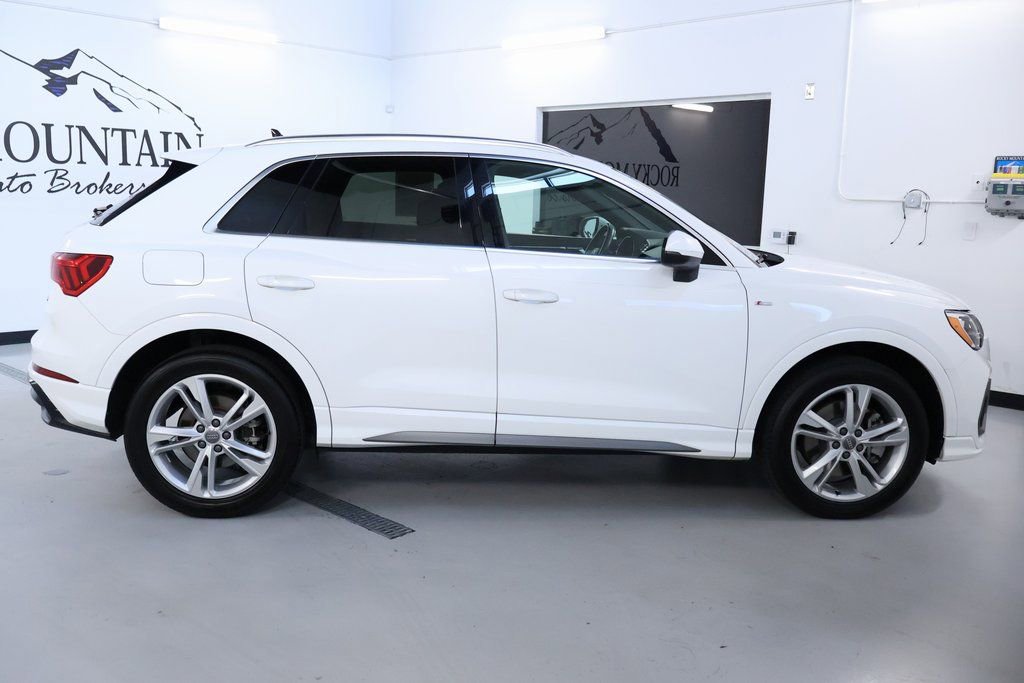 Used 2020 Audi Q3 2.0T Premium w/ Convenience Package image 8
