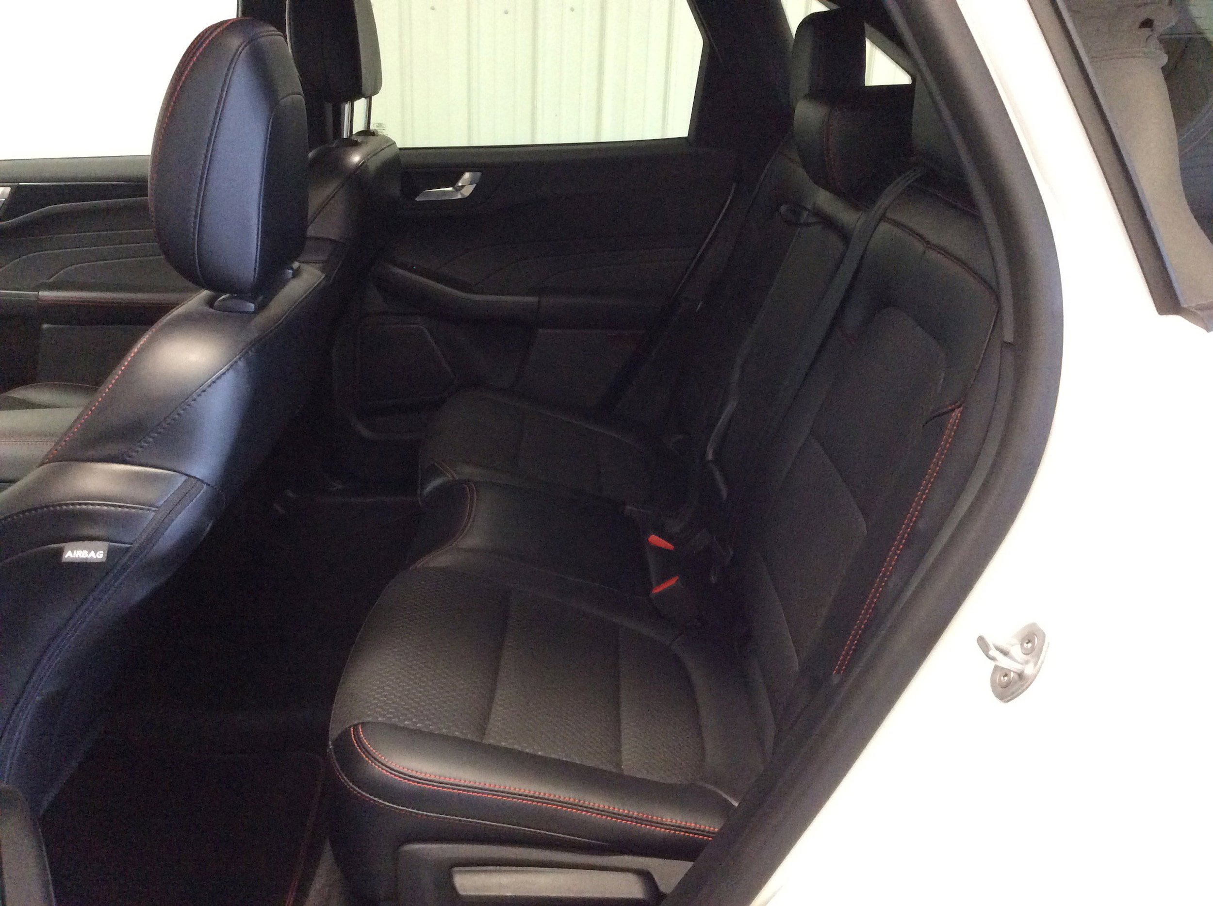 Used 2023 Ford Escape ST-Line Select AWD/4WD image 33