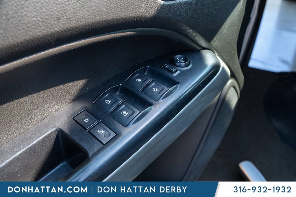 Used 2017 Chevrolet Colorado LT w/ LT Convenience Package RWD image 12