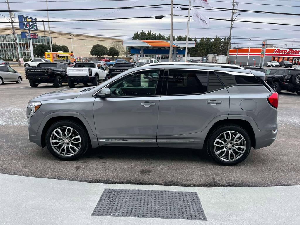 Used 2024 GMC Terrain Denali w/ Denali Premium Package image 6
