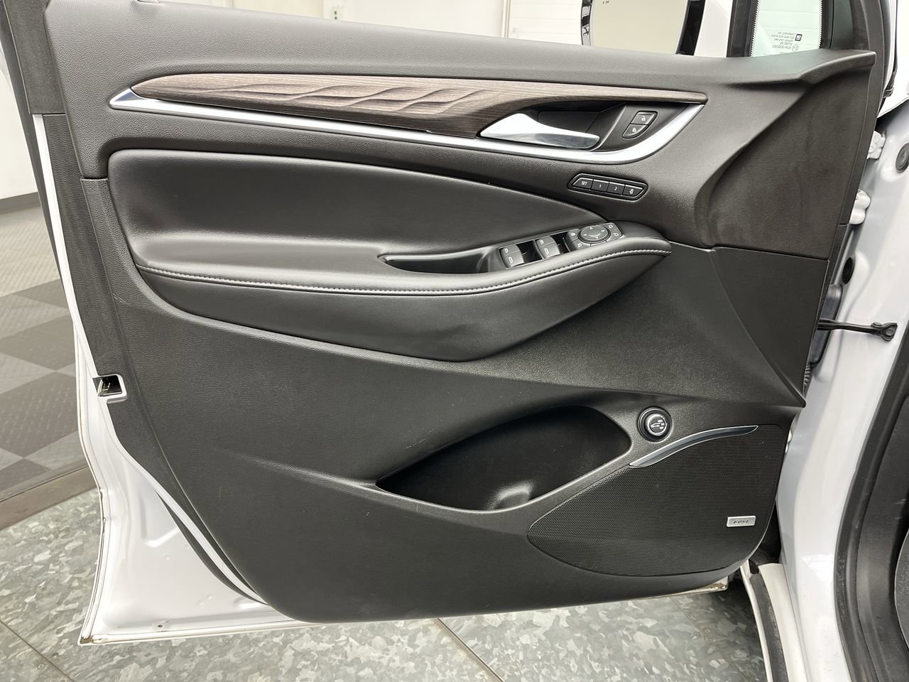 Certified 2024 Buick Enclave Avenir w/ Trailering Package, 5000 lbs. AWD/4WD image 9