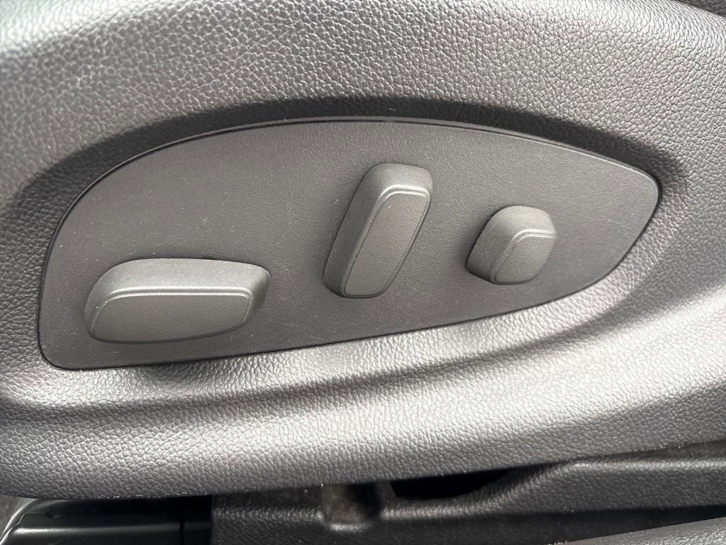 Used 2015 Chevrolet Impala LTZ image 17