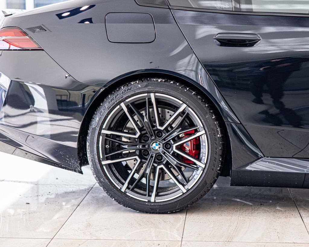 Used 2025 BMW M5 w/ Carbon Package AWD/4WD image 11